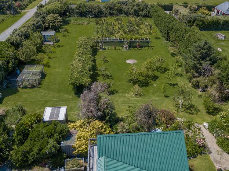 21 Atkinson Avenue Otaki Beach_22