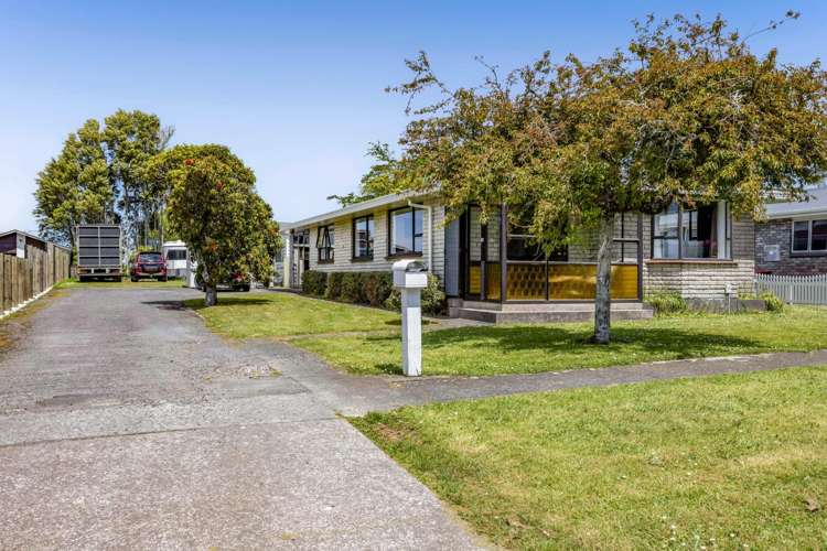 13 Flint Road West_0