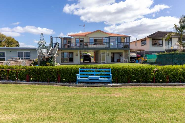 1692 East Coast Road Whakatiwai_21