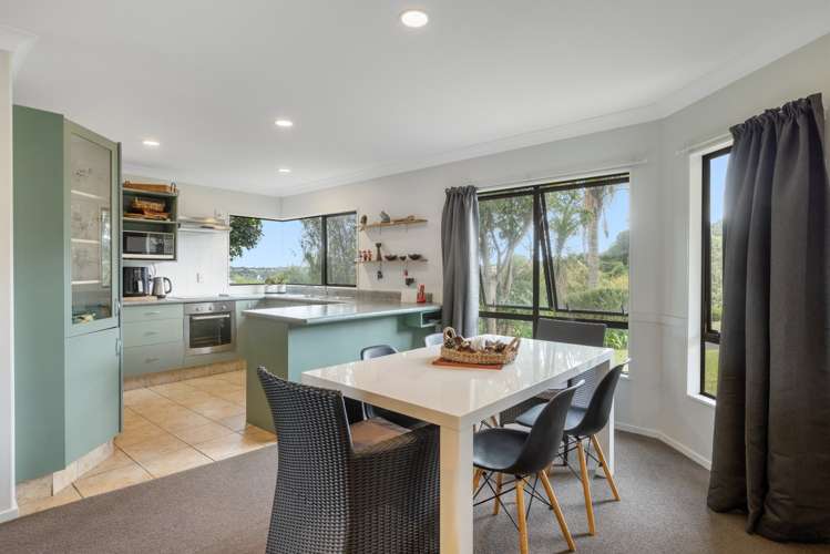 5 Greenstone Way Hairini_3