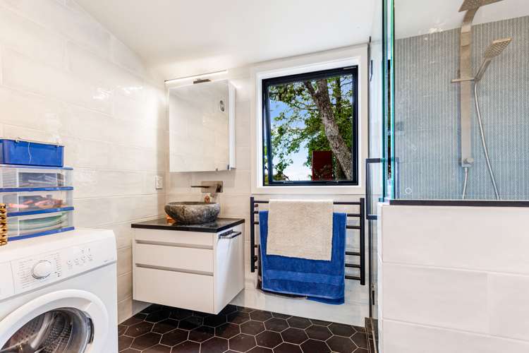 48 Ngarahana Avenue Paremoremo_14