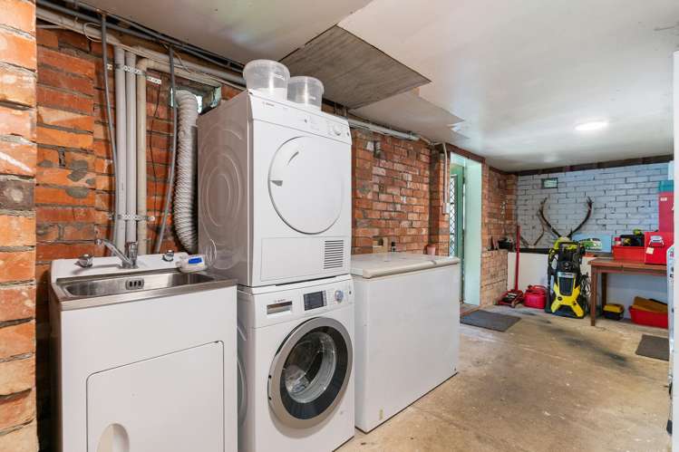 64 Taupo Street Green Bay_25