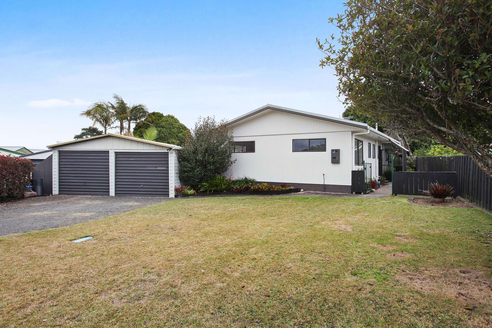 3 Hosking Place Clarks Beach_0