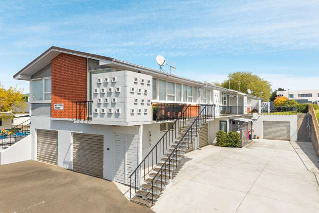 A comfortable, convenient, central new listing