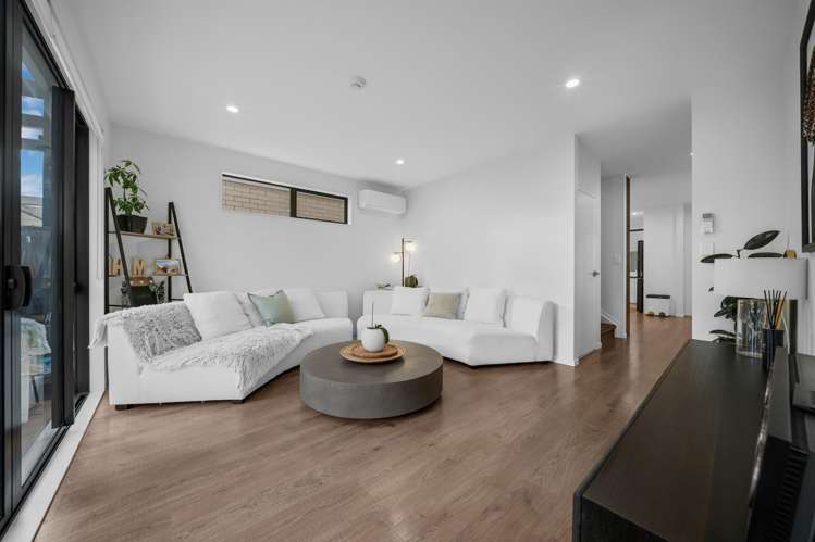 4 Manahau Lane Flat Bush_9
