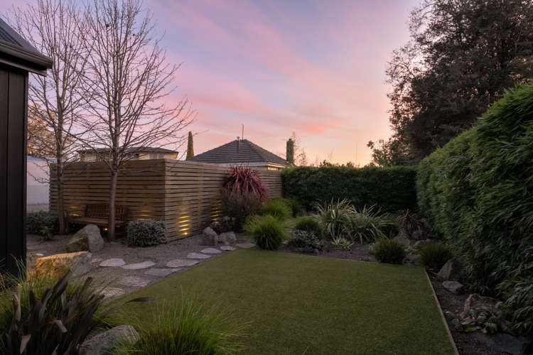 13b Richardson Avenue Burleigh_30