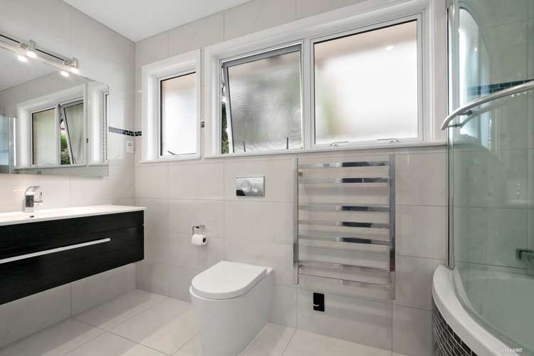 10a Tirimoana Road Te Atatu South_9