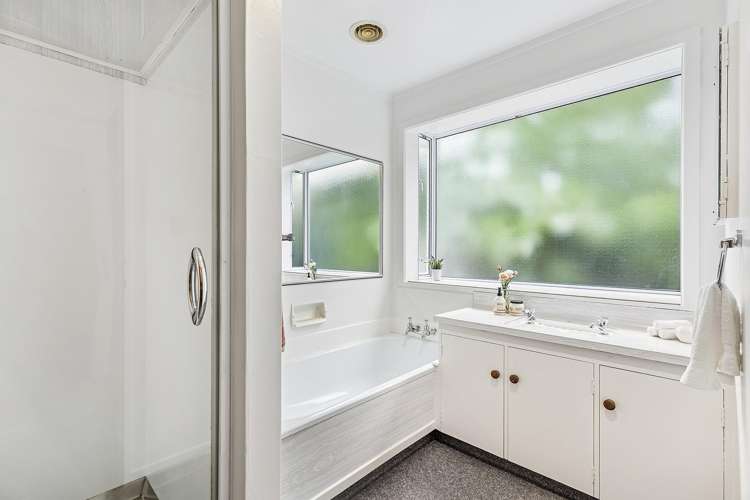 15 Fyvie Avenue Tawa_18