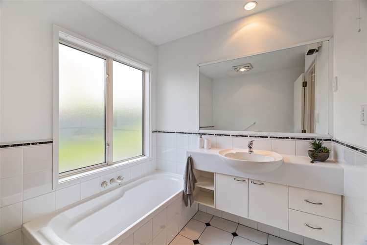 1/16 Hanover Place Ilam_11