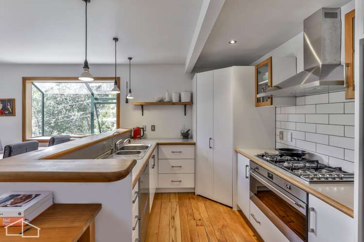 19 Landing Road Titirangi_6