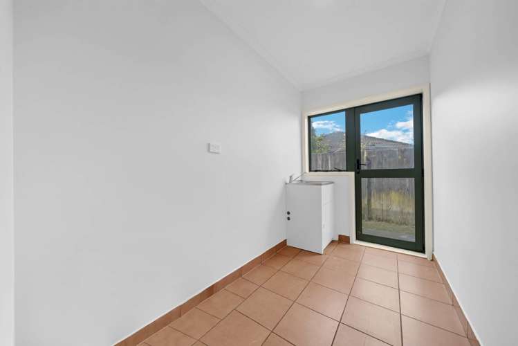 8 Waimarino Road Weymouth_21