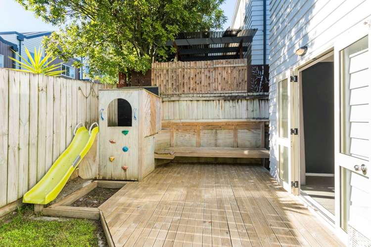 1/20 Fields Parade Oteha_12