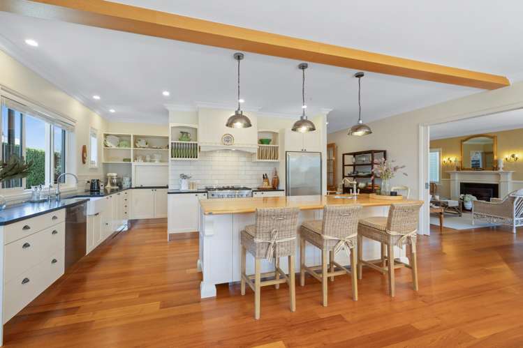 8B Sampson Avenue Waiwhakaiho_2