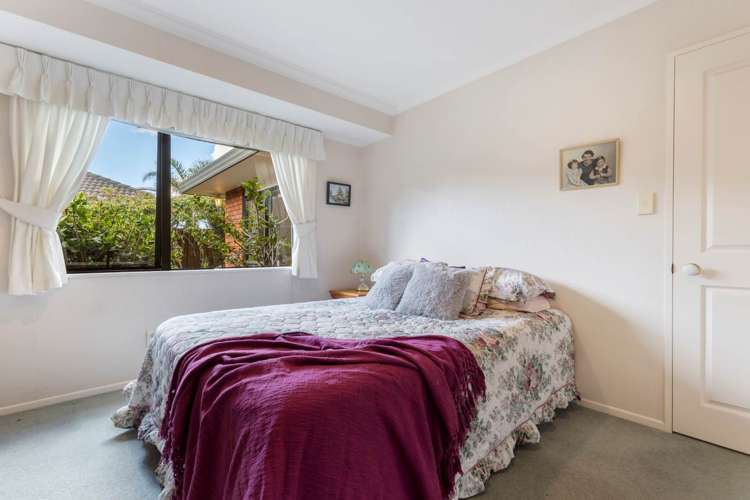 7 Flora Place Wattle Downs_15