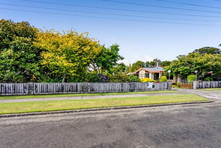 37 Pembroke Road East Stratford_52