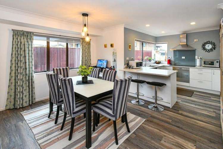 2/27 Queen Street Papakura_2