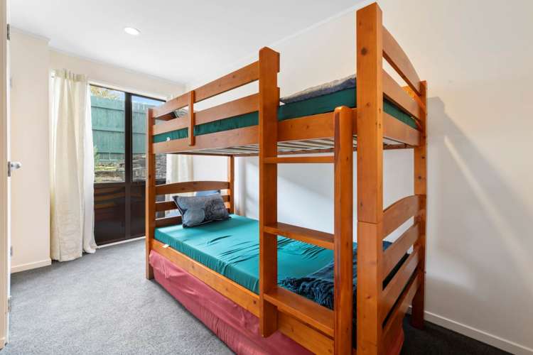 31 Clark Road Pahurehure_15