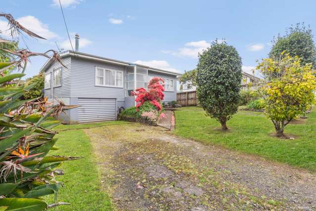 64 Sylvan Crescent Te Atatu South_1
