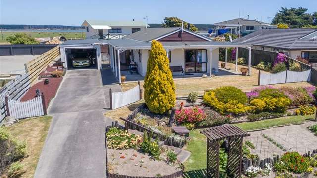 12 Seabury Avenue Foxton Beach_1