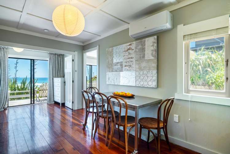 20 Garden Road Piha_11