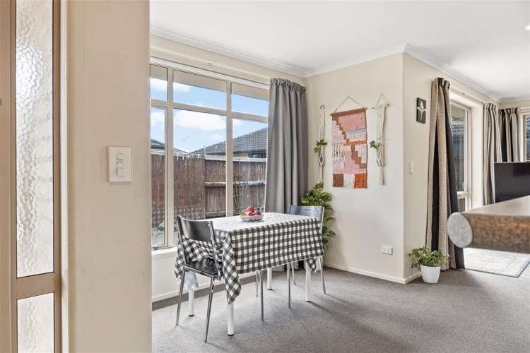 221 Old Farm Road Hamilton East_3