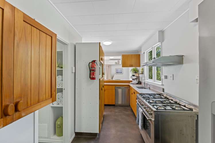 1692 Queen Charlotte Drive Linkwater_3