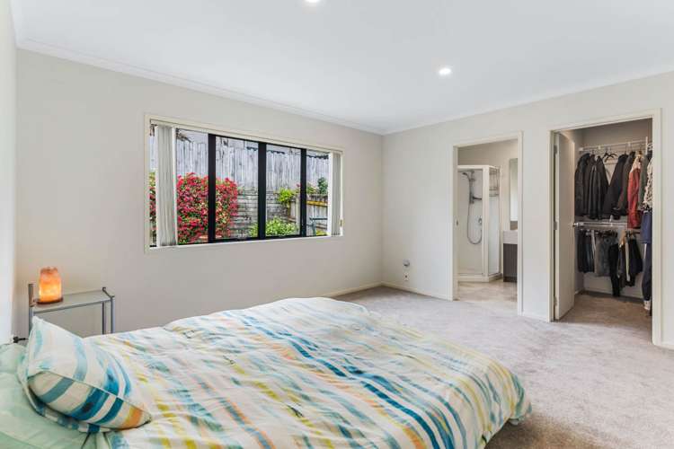 84 Fields Parade Oteha_7