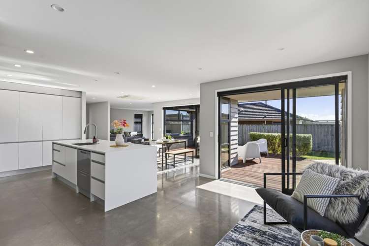 10 Masters Lane Waitara_16