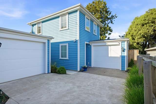 Rare Brooksfield Opportunity!