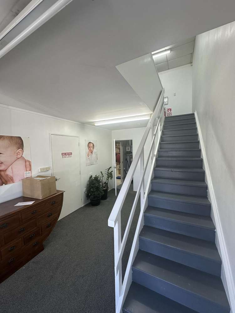 3/2 Westech Place Glen Eden_5