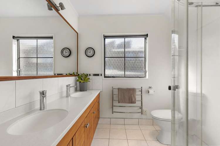 70 Woodman Drive Tawa_16