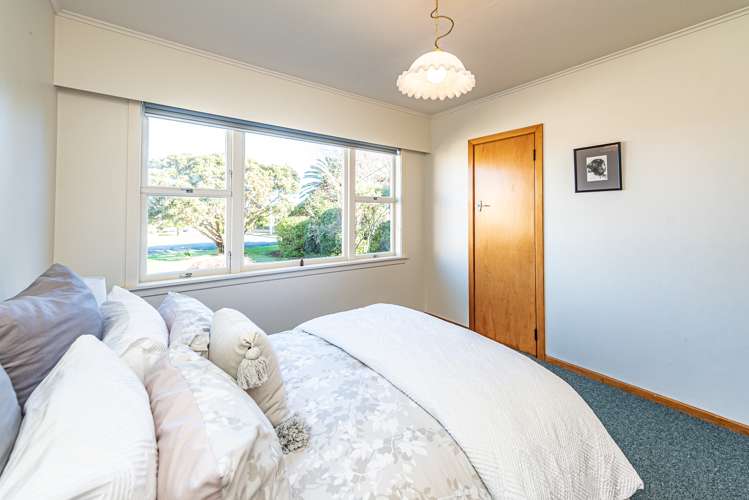 10 Eaton Crescent Otamatea_15