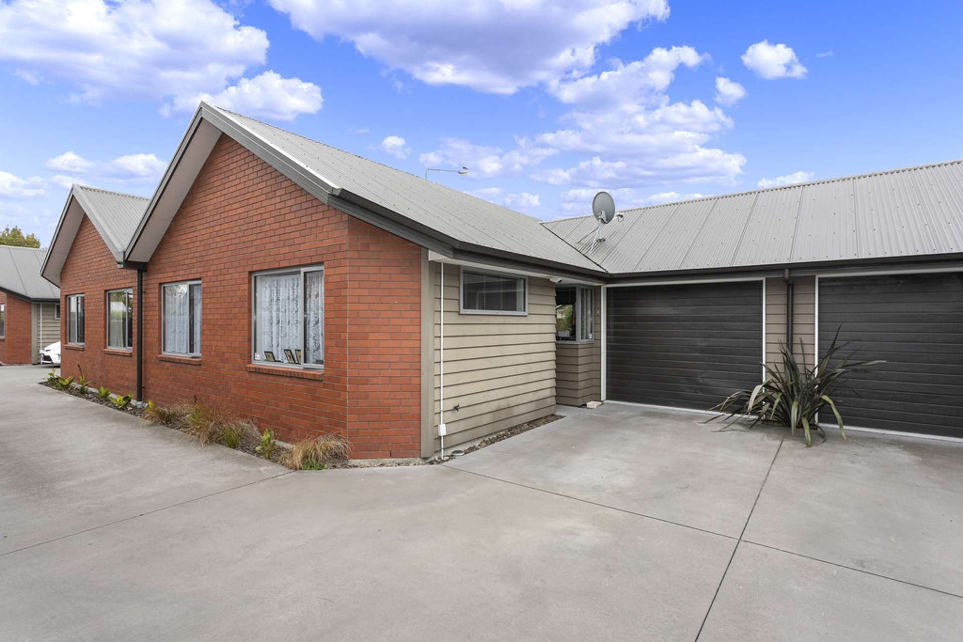 2/190 Lincoln Road Addington_0