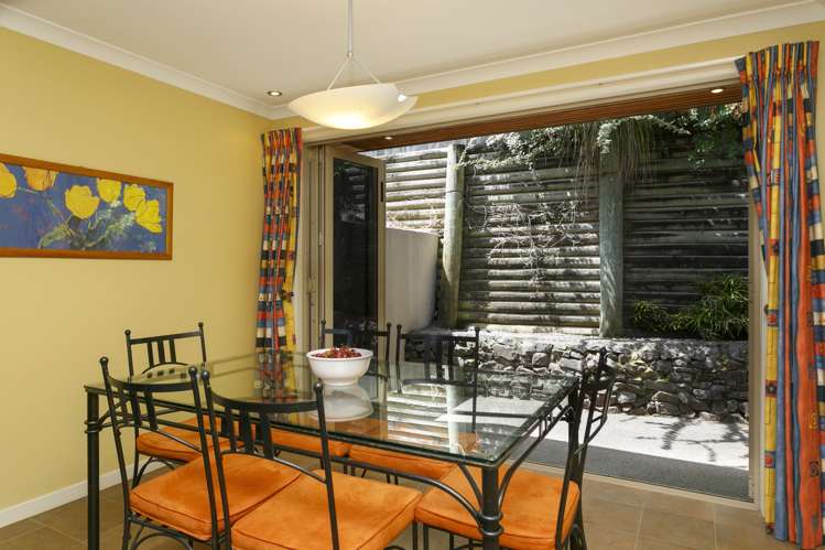 2/144 Lake Terrace Taupo_11