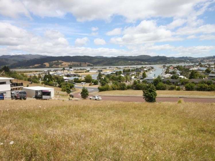 24 Panorama Parade Pauanui_2