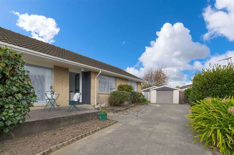 29 Avro Crescent Hornby_16