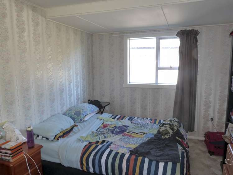 85 Cross Road Edendale_24