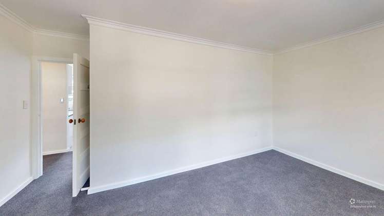  14 Larsen Court Takaro_6