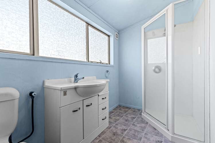 3 Sequoia Crescent Owhata_8