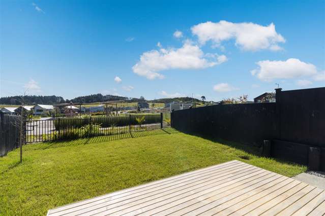 8 Paparahi Place Wainui_4