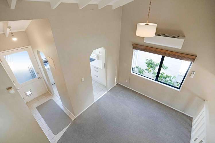 8/24 Beswick Place Birkdale_11