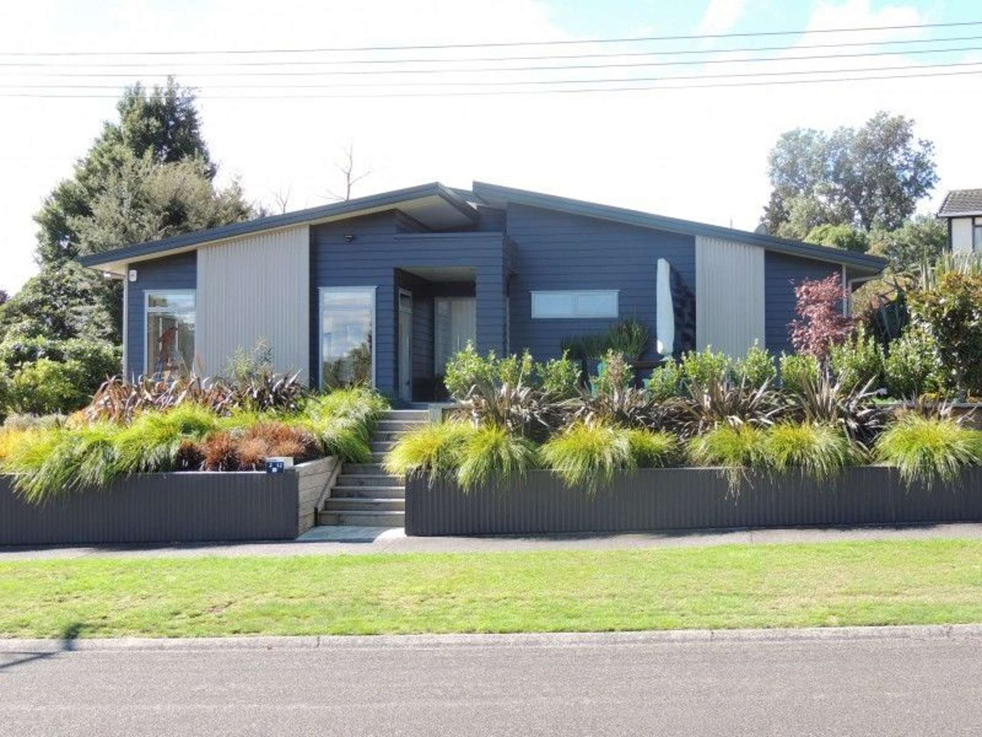 2/12 Ingle Avenue Waipahihi_0