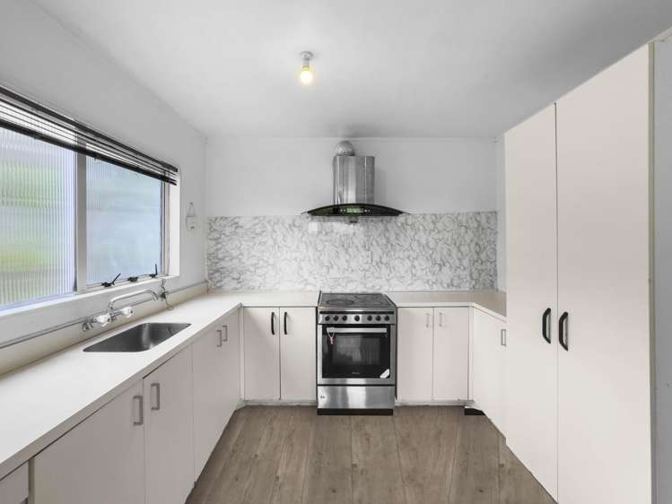 2/14 Chalmers Street Avondale_18