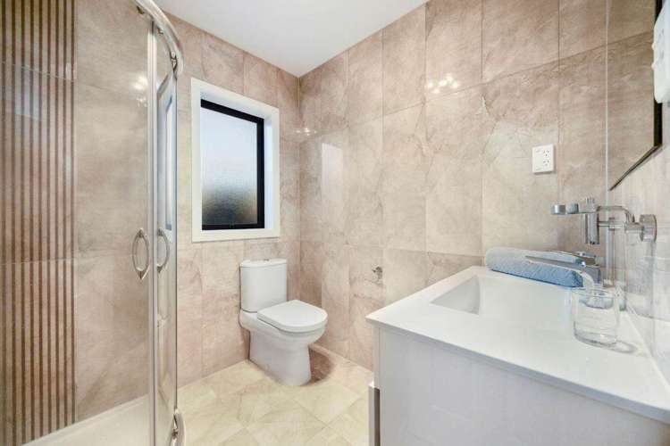 70 Tiverton Road New Windsor_12