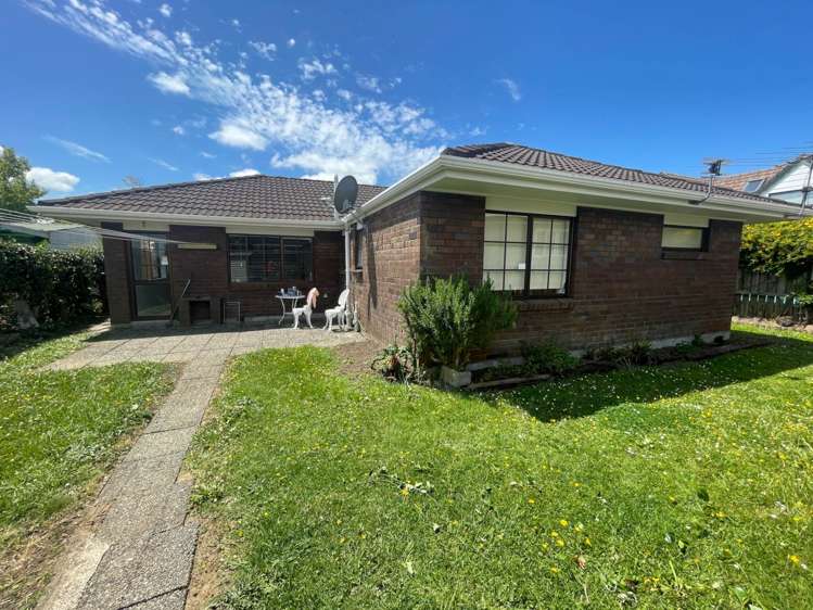 4A Essex Street Te Atatu South_6