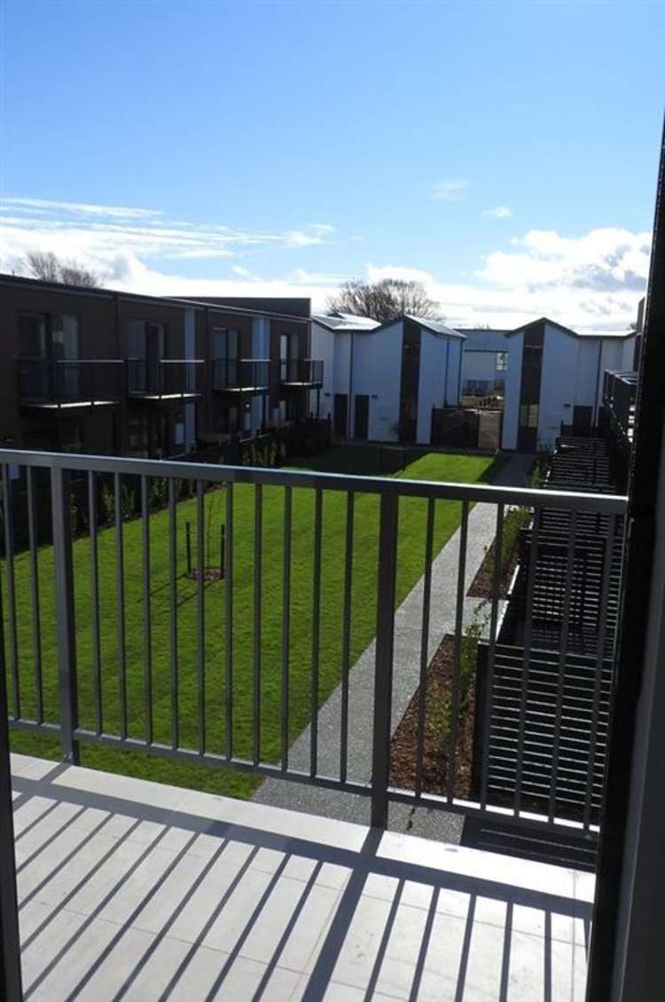 33/17 Bunyan Street Waltham_6