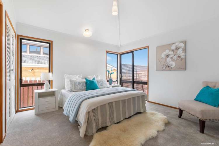 2/3 Holdaway Avenue Northcote_9