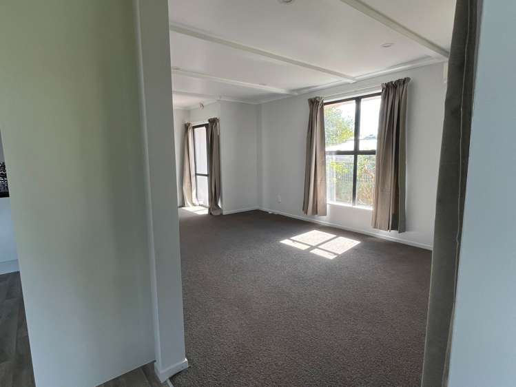 3 Hetherington Road Ranui_1