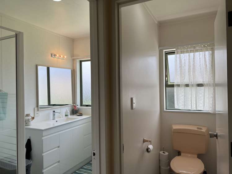 2/148 Bucklands Beach Road Bucklands Beach_1