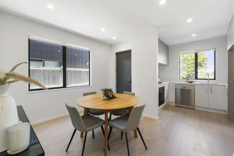 10 Paraone Crescent Conifer Grove_5